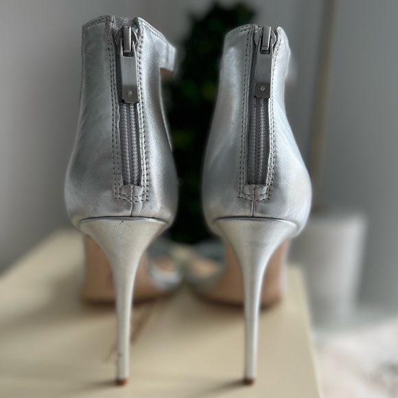 Vince Camuto ‘Imagine’ Silver Stiletto - Picture 14 of 17